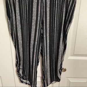 Susan Graver petite liquid knit crop pants